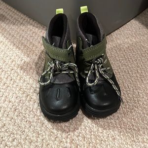 Boys winter boots